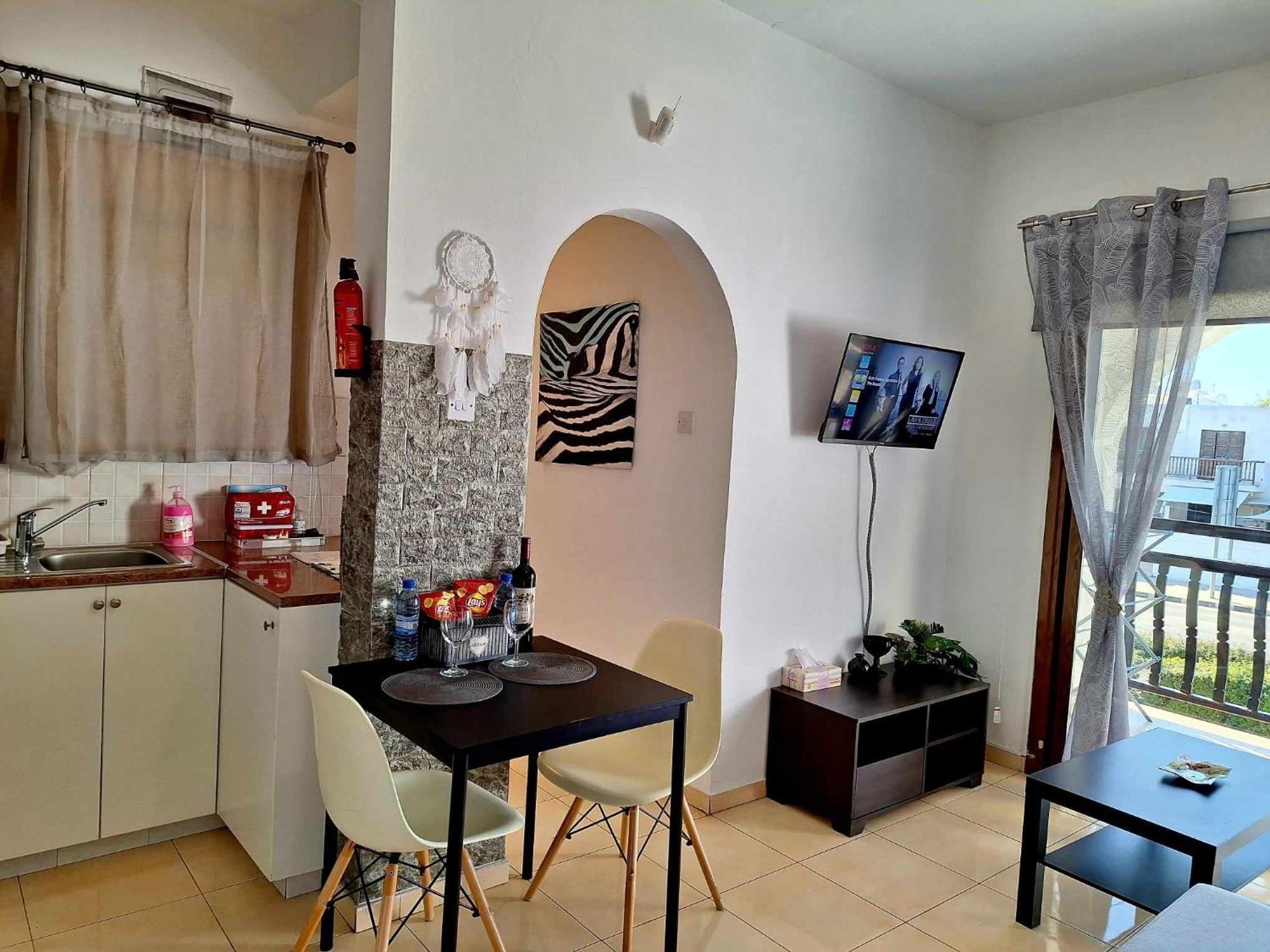 Kato Paphos Apt 400M To The Beach Esterno foto